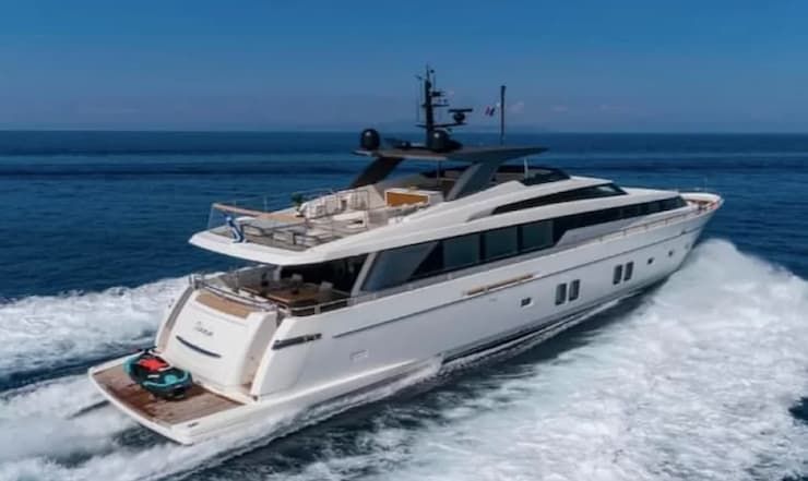 luxury yacht charter Dinaia, Greece yacht charter, Greece yachting