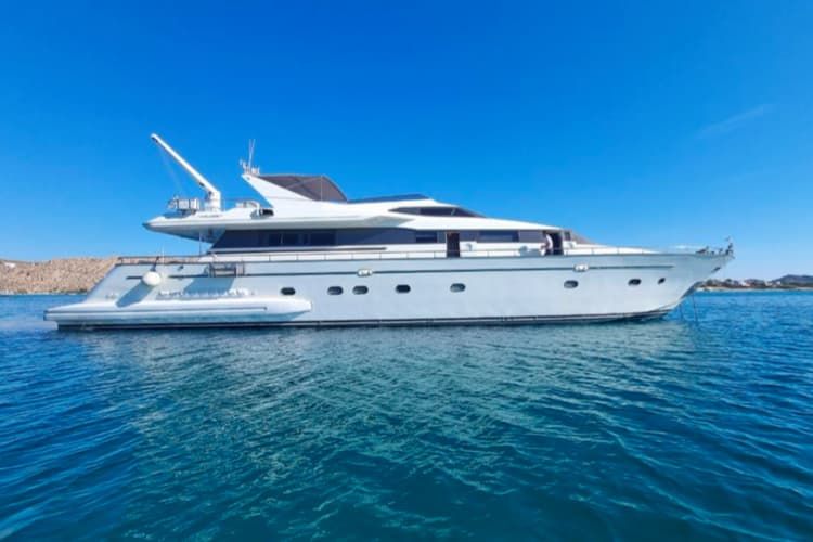 luxury yacht charter Mykonos, luxury yacht charter Greece, day cruise
