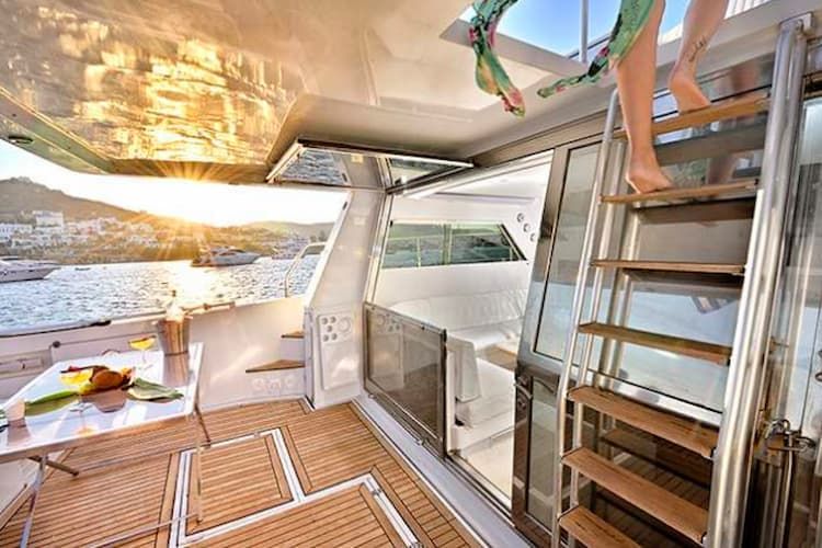 Mykonos yachts, motor yacht charter Mykonos, motor yacht charter Paros