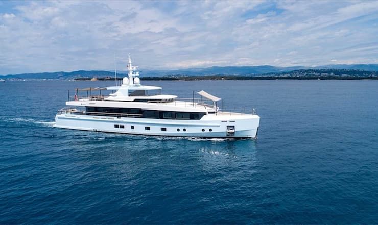 super yacht charter Santorini, superyacht charter Santorini, luxury yachting