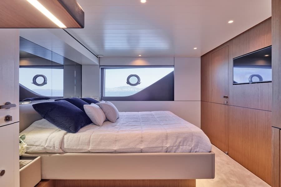 yachts bedroom, luxury yacht charter Greece, weekly cruise Greece