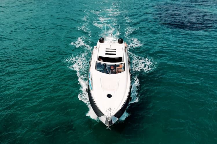 day cruise Athens, day cruise Spetses, private yacht charter