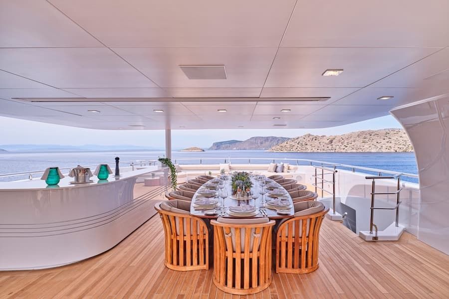 luxury dining, superyacht luxury event, superyacht charter Greece