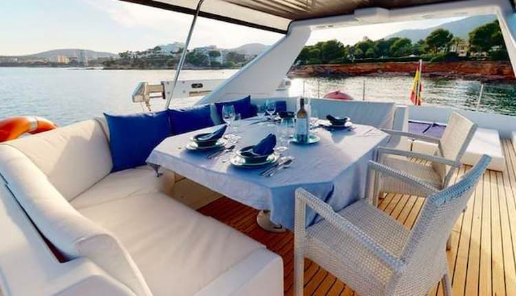 yacht dining, luxury party yacht Mykonos, Delos Rhenia Island