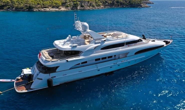 Santorini superyacht vacations, yacht charter Santorini, Cyclades yachts