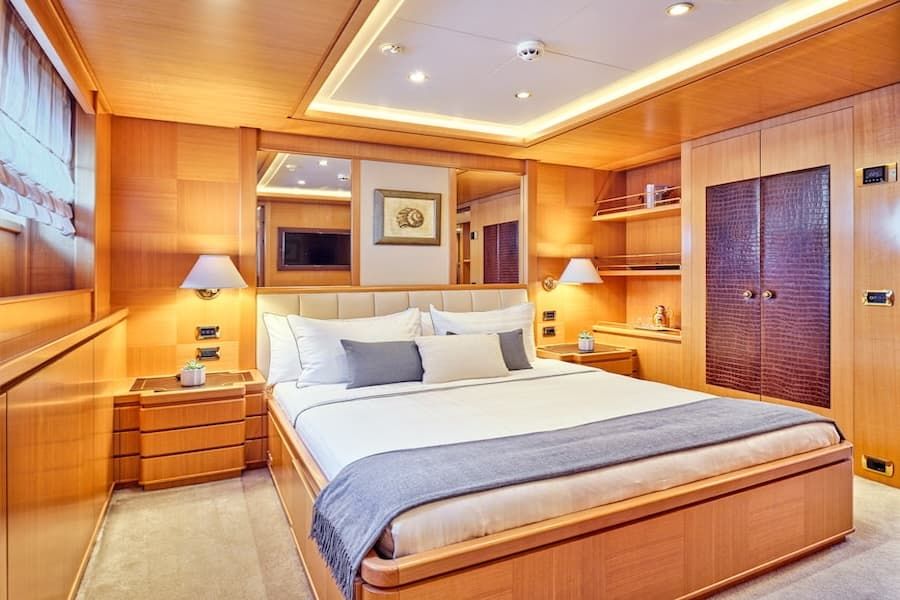 luxury cabin, superyacht rental Greece, superyacht charter Oasis