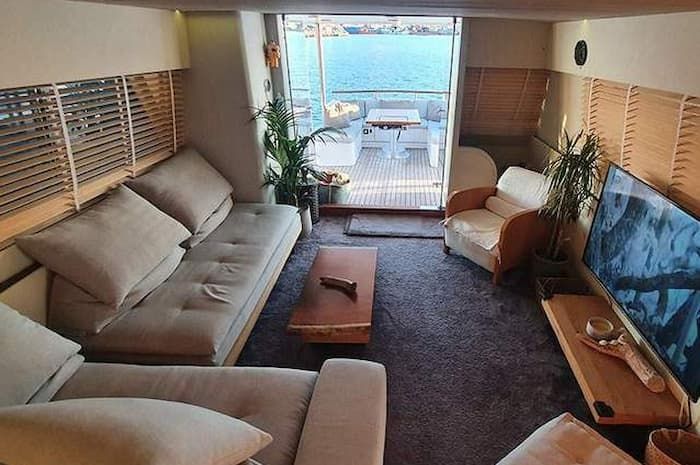 yacht salon, weekly yacht charter Cyclades, Mykonos yachts