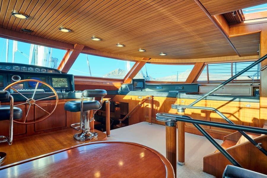 sailing yacht inner spaces, sailing in Greece, luxury vacations Greece