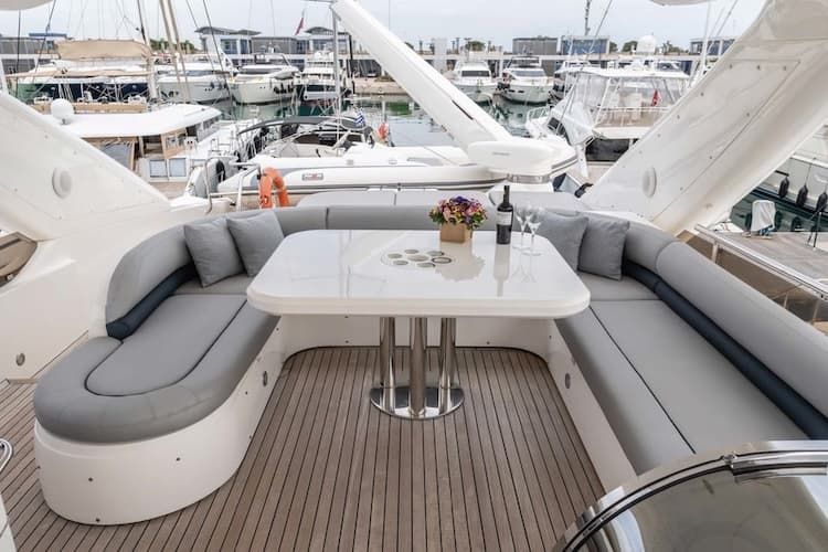 yacht salon, motor yacht salon, private cruise Athens