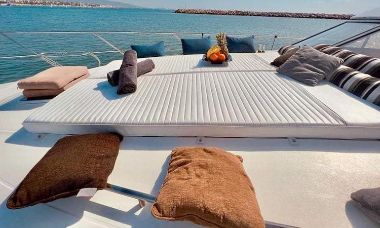 private cruise Athens Riviera, day cruise Athens Riviera, motor yacht rental