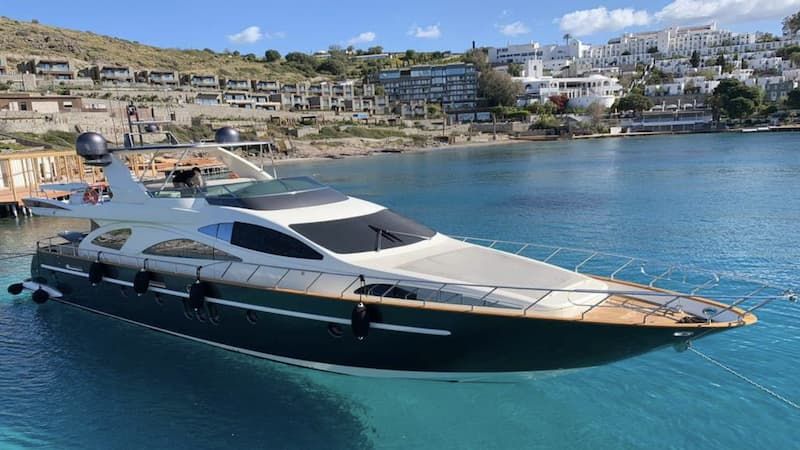 daily yacht charters Mykonos, Mykonos yachts, island hopping Cyclades