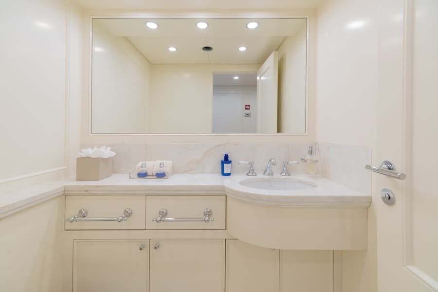 luxury bath, super yacht bath, superyacht rental Greece