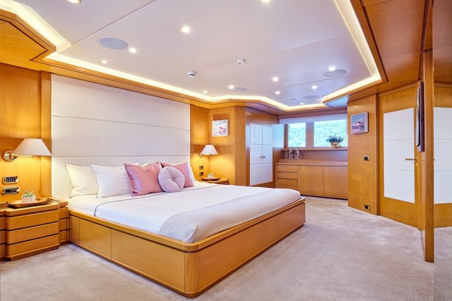 Greece superyacht rental, luxury yachting, super yacht charter Greece